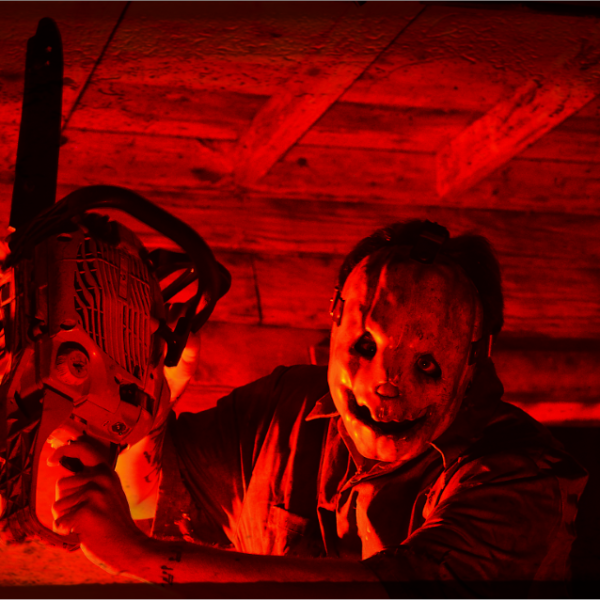 Hayride 2nd Chainsaw actor at Scary Acres Rhode Island